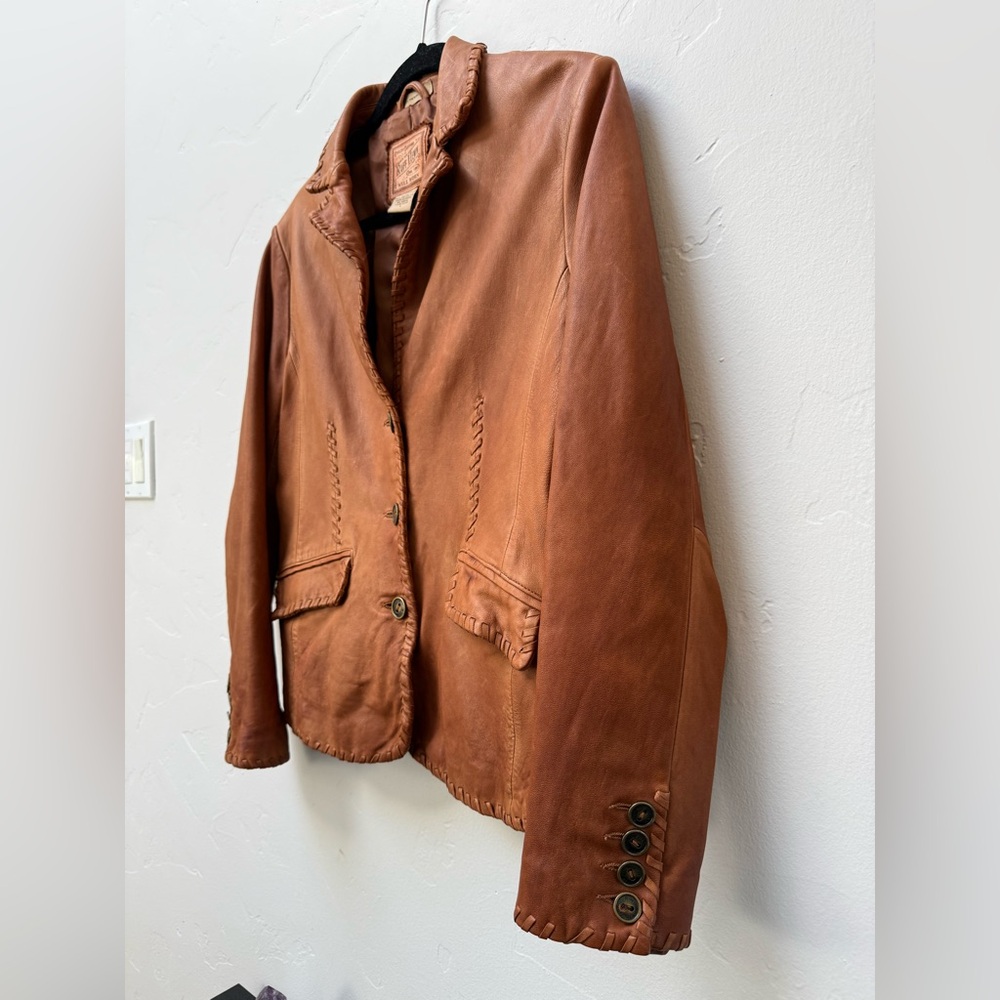Leather jacket - Picture 4 of 11